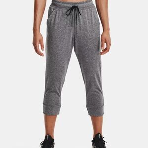 Under Armour Grey Tech Athletic Gym Workout Capri Pants
